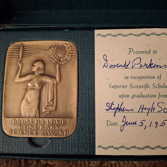 😉 NOS 1958 VINTAGE BAUSCH & LOMB HONORARY SCIENCE AWARD BRONZE MEDAL - Picture 2 of 6